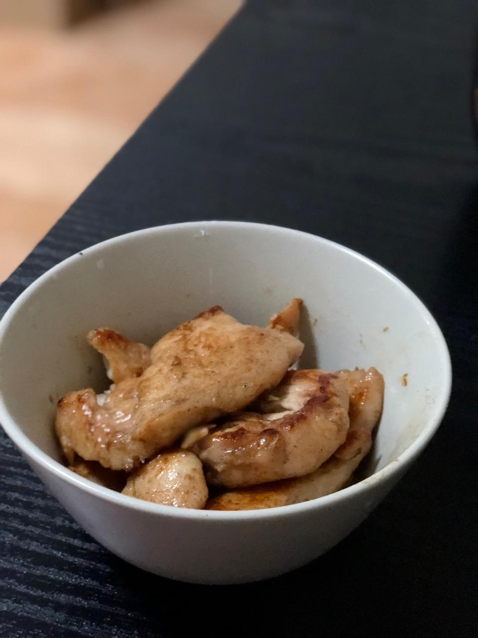 晨光翩跹做的健身厨男版:香煎滑嫩鸡胸肉,全网最流行的鸡胸吃法!