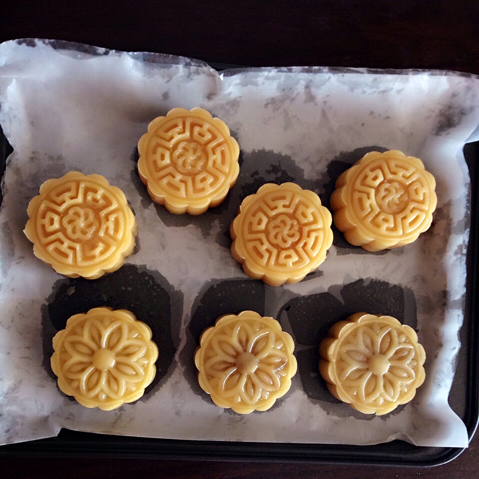 广式月饼—蛋黄莲蓉月饼