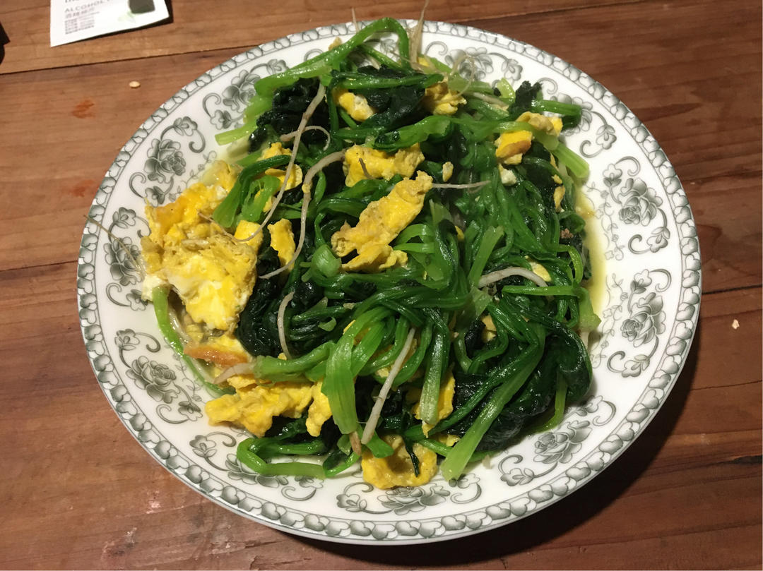 可缓解用眼疲劳的鸡蛋炒菠菜来啦