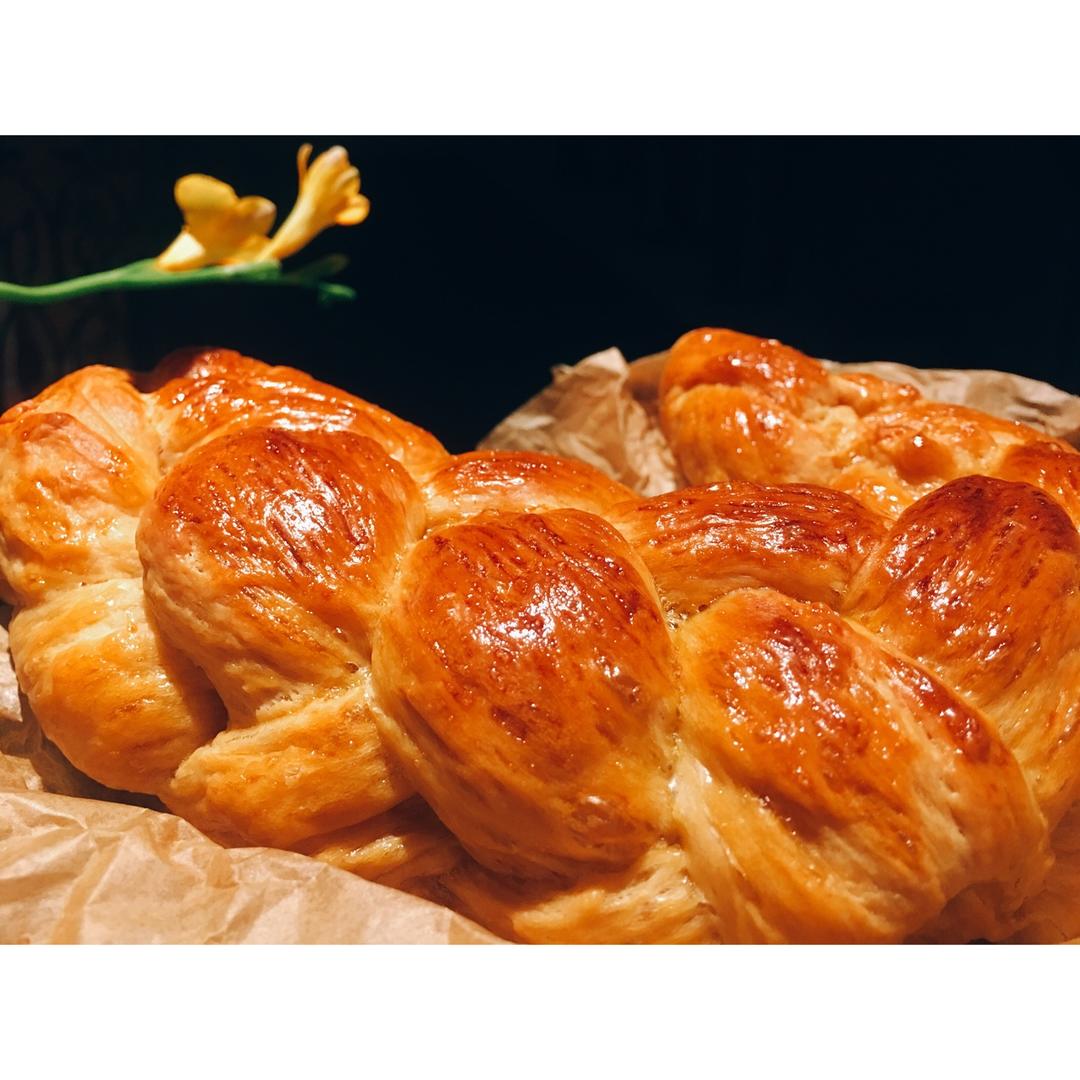 iwen做的焦糖辫子面包