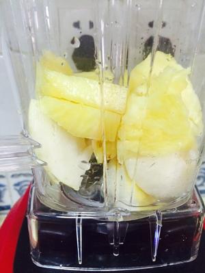 菠萝蜜梨汁🍍的做法 步骤1