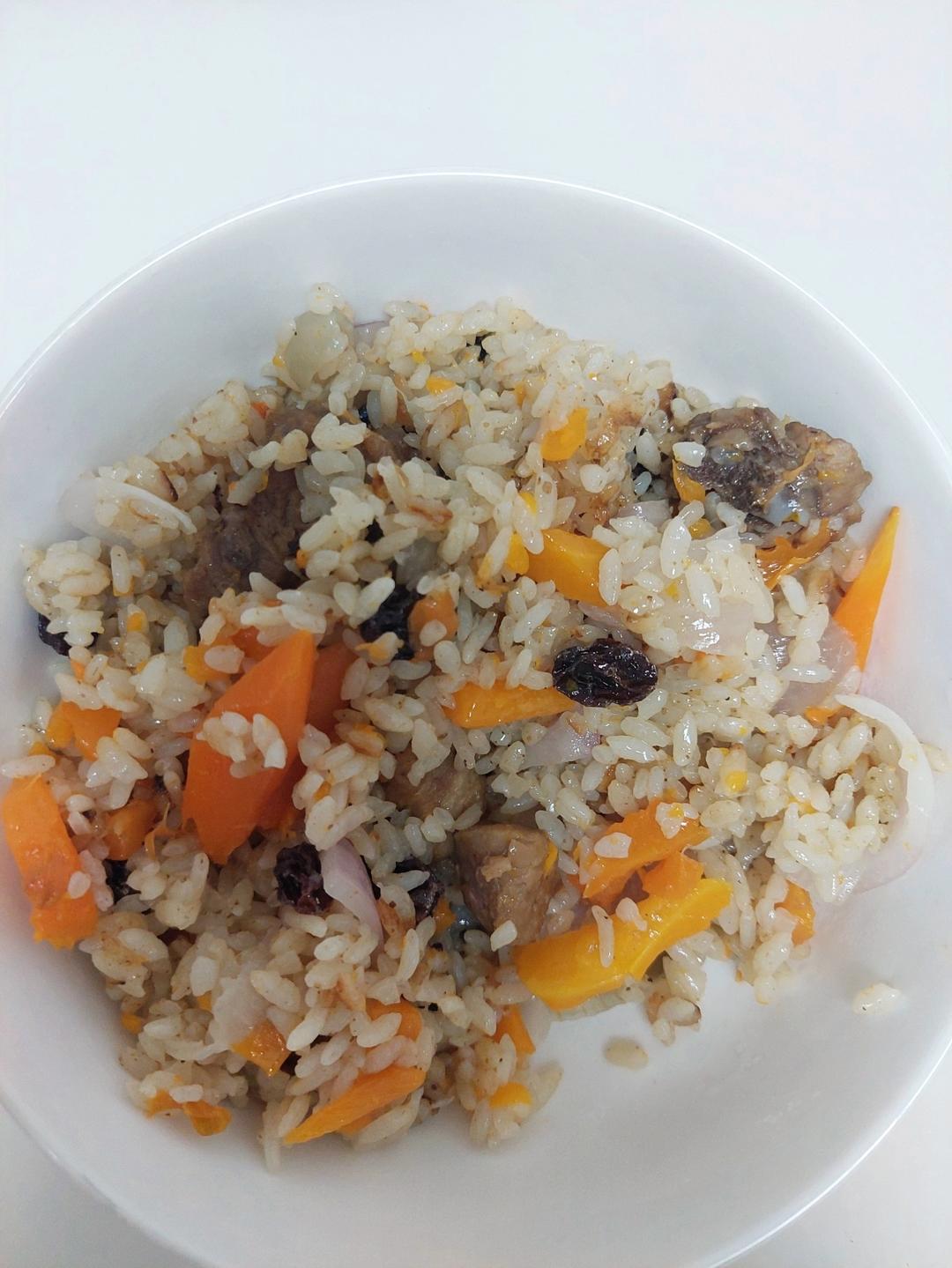 葡萄干碎肉抓饭