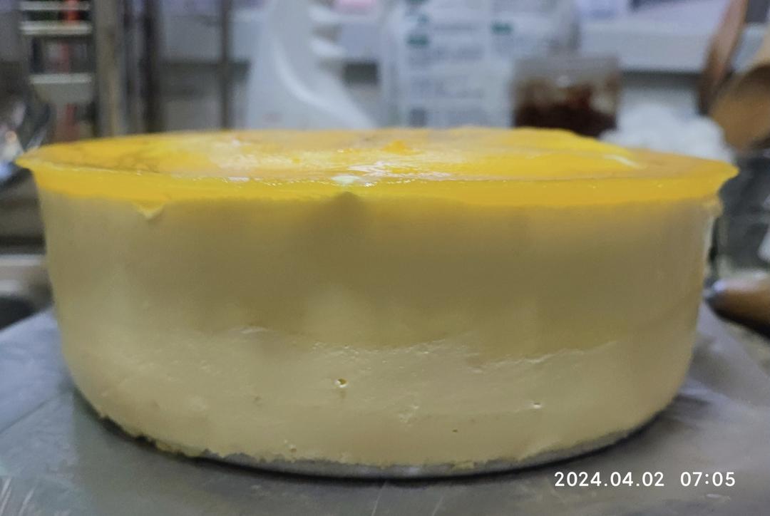 8寸芒果芝士慕斯蛋糕