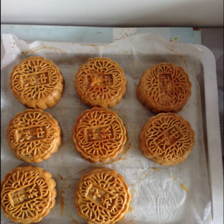 广式月饼——蛋黄莲蓉月饼