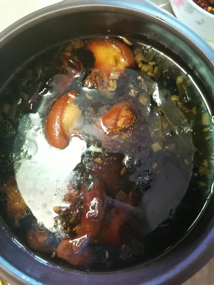 人间美味：砂锅炖猪蹄