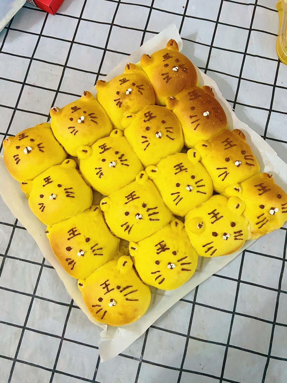 虎年特集~小老虎挤挤面包