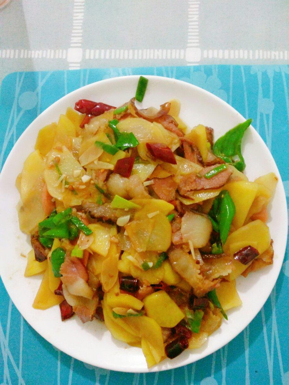 腊肉土豆片