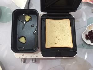 热压三明治🥪早餐机压万物（摩飞版）的做法 步骤2