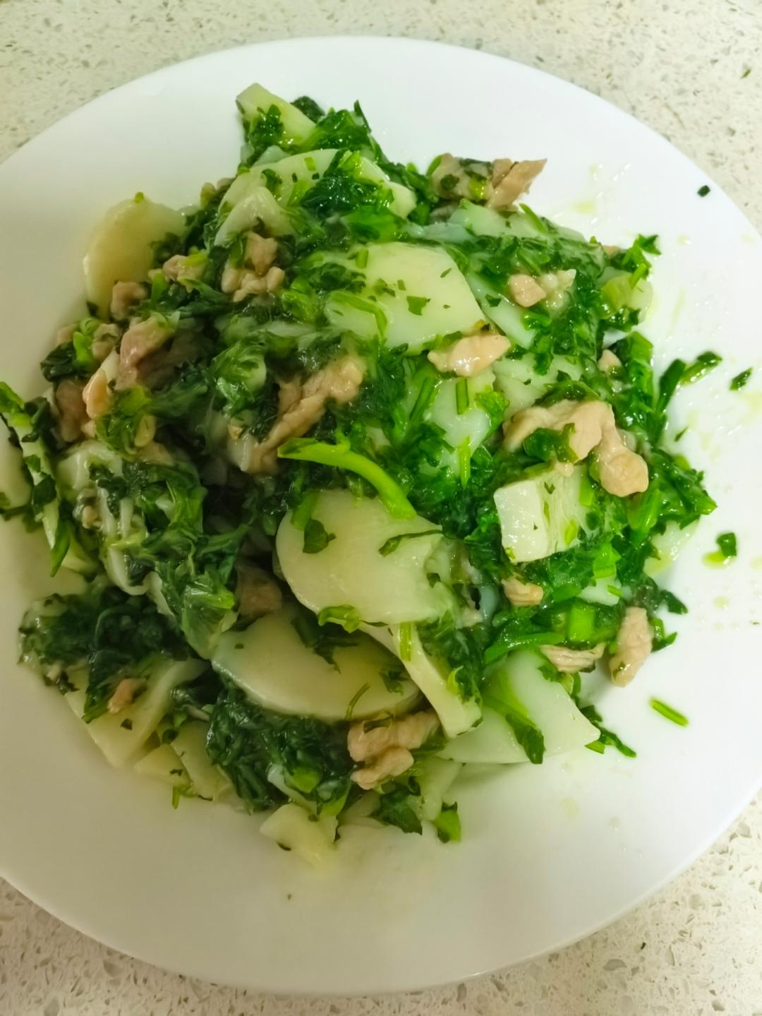 荠菜肉丝炒年糕