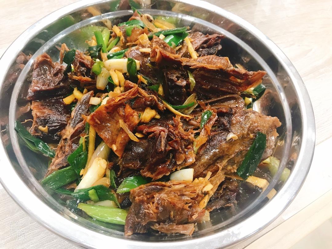 爆香酱板鸭