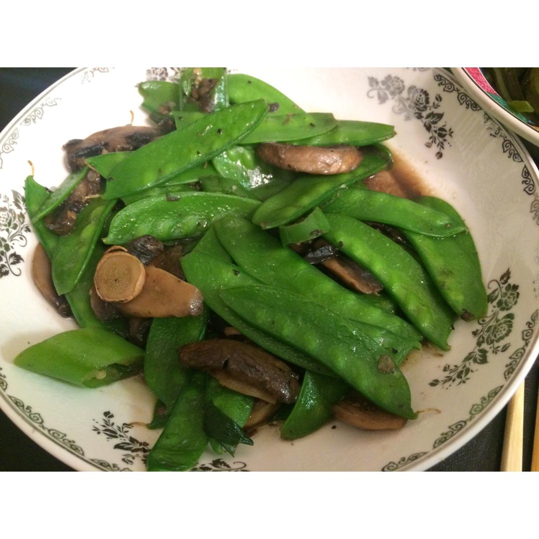 荷兰豆炒蘑菇
