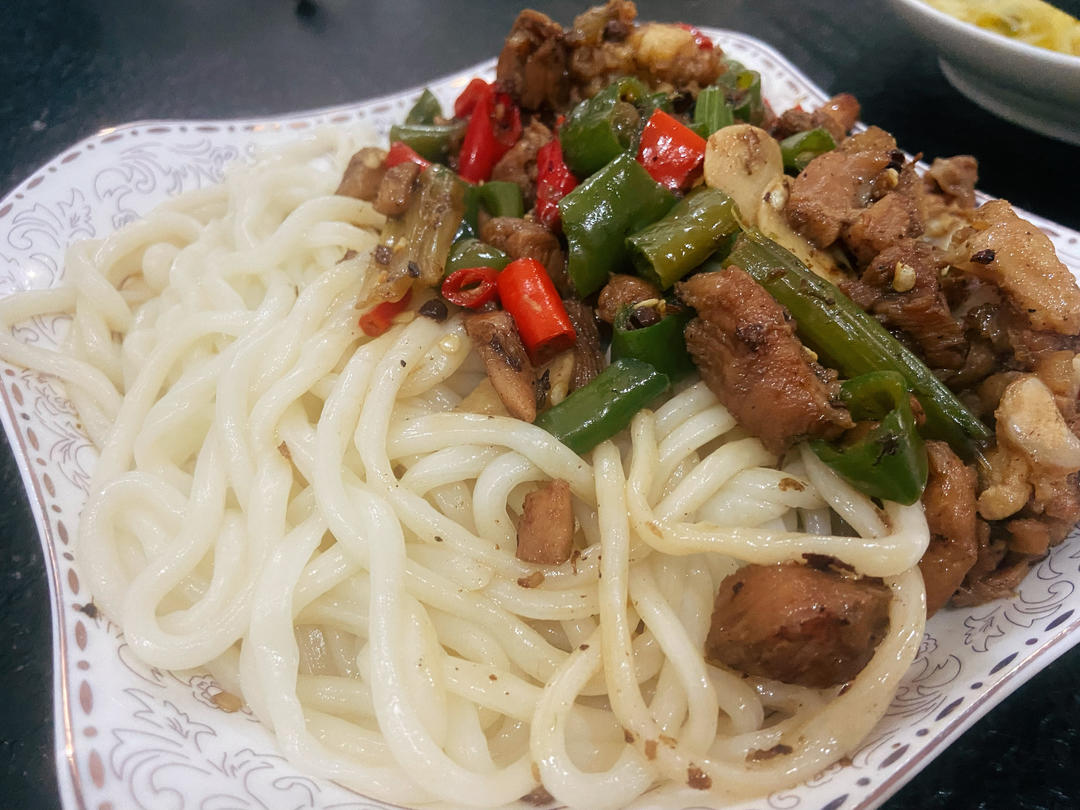 双椒鸡肉面