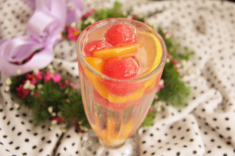 少女特饮蜜桃MOJITO鸡尾酒