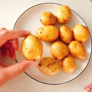 快手香烤小土豆（图）的做法 步骤1