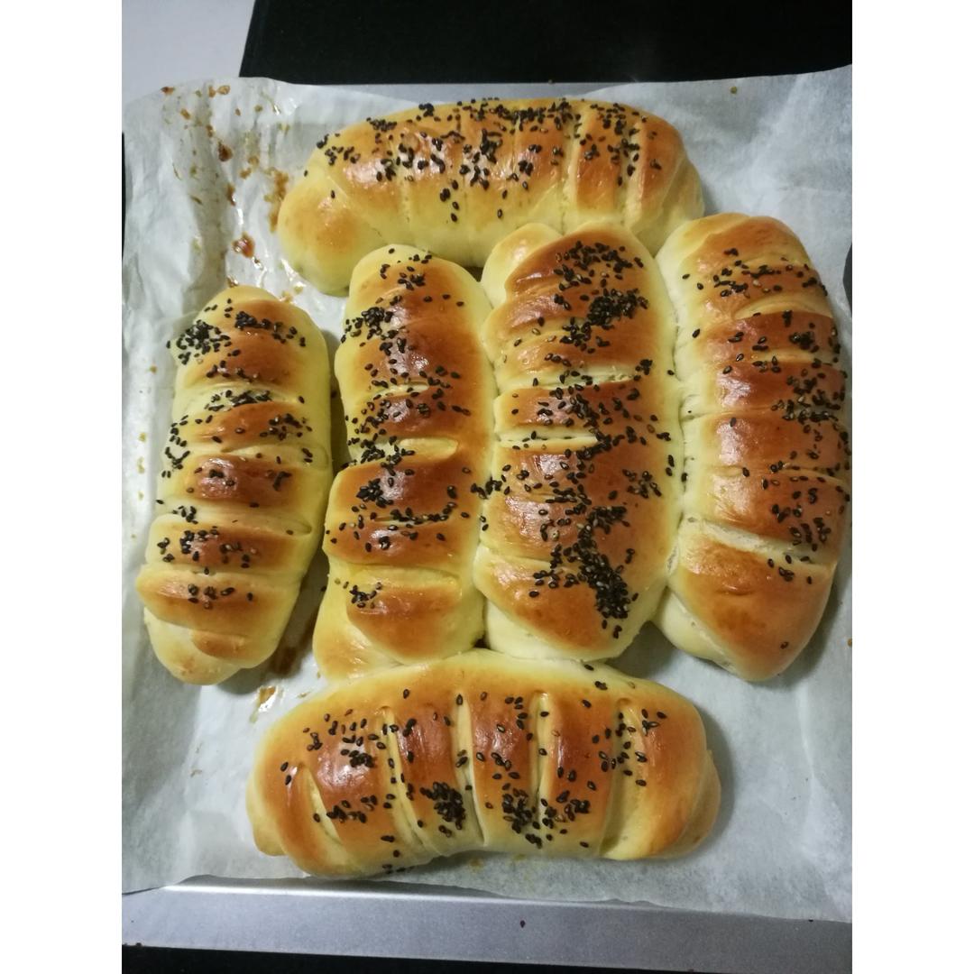 椰蓉葡萄干面包