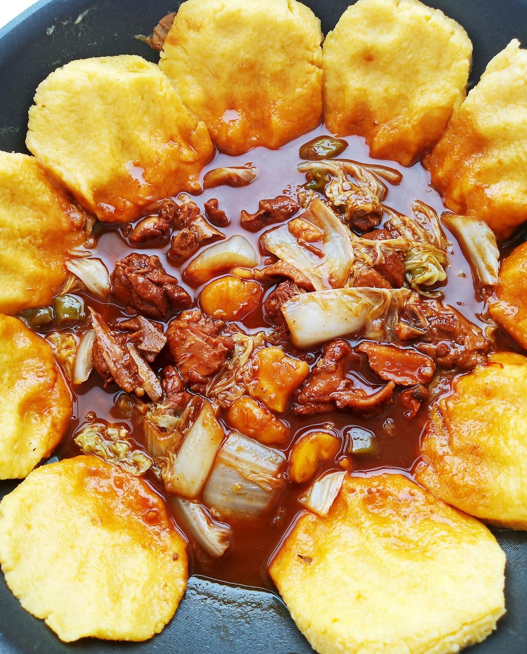 家庭版地锅鸭玉米面锅贴