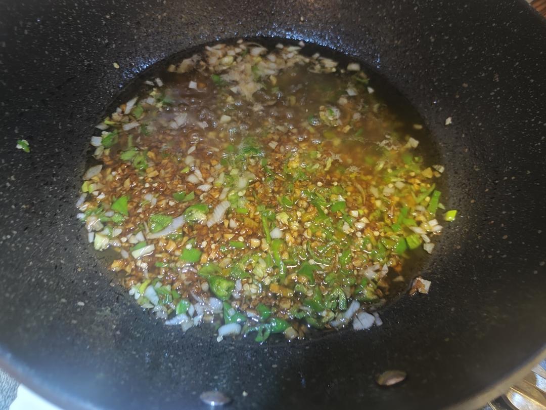 万能金银蒜蓉酱（内附蒜蓉生蚝/扇贝/带子做法）