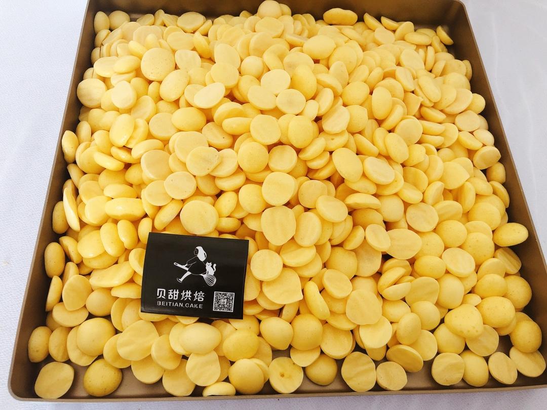 入口即化的无添加蛋黄溶豆