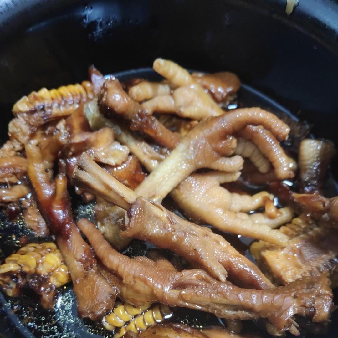 火爆餐厅的鸡翅鸡爪煲，软嫩鲜香，入口即化