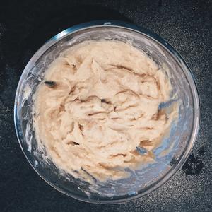 杜坎蒜香燕麦麸鸡胸肉饼的做法 步骤2