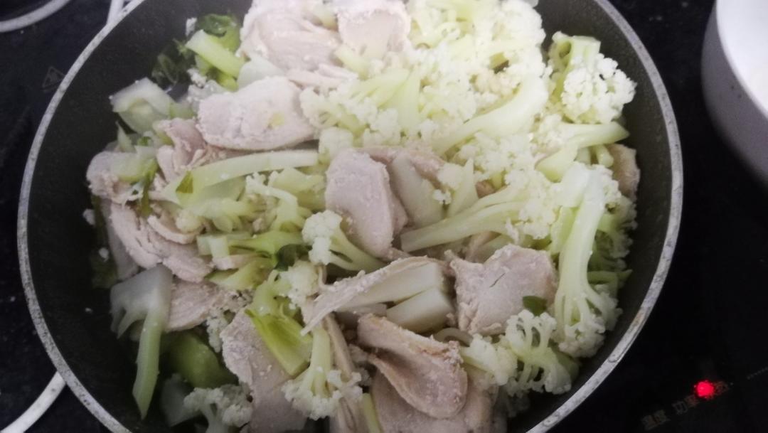 干煸菜花（花菜炒肉）