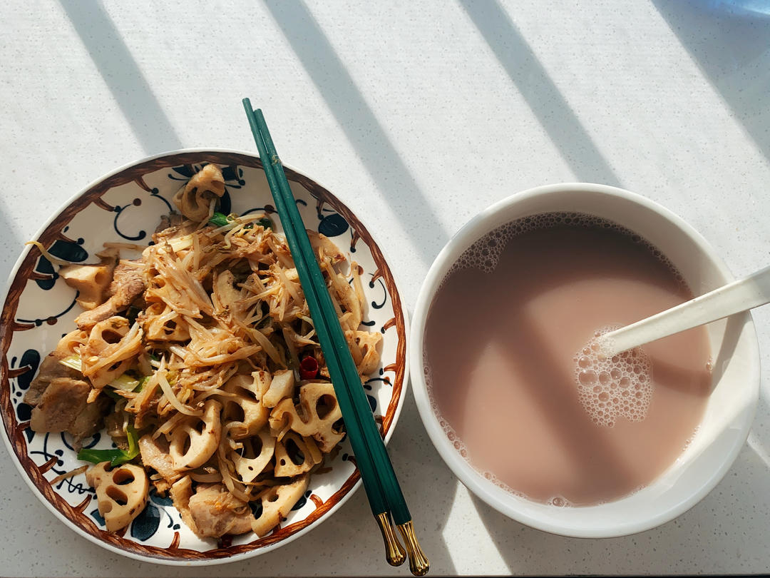 绿豆芽青椒炒肉丝