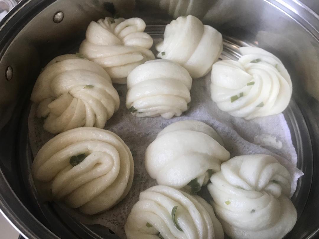 葱油花卷 Steamed Roll