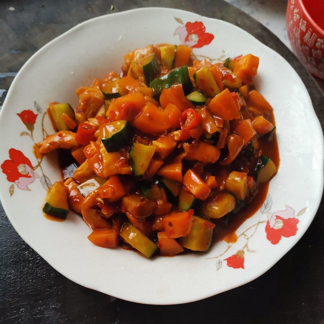 超级下饭的辣炒黄瓜鸡丁