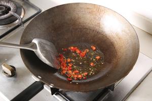 酸汤牛肉锅—酸酸辣辣下饭菜的做法 步骤3