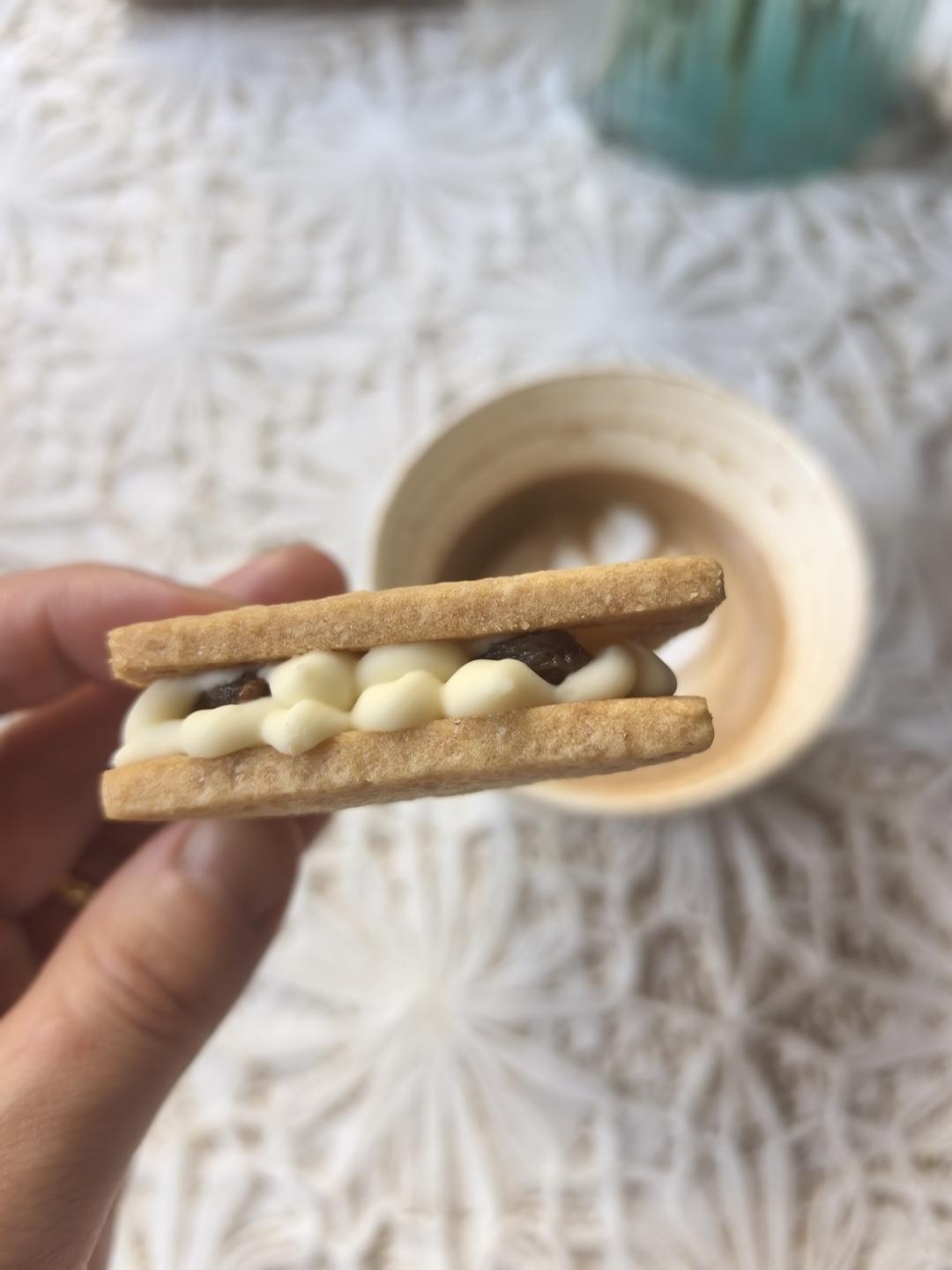 看我又挖到了什么宝 朗姆酒渍提子奶油夹心饼干 我的大爆款分享！
