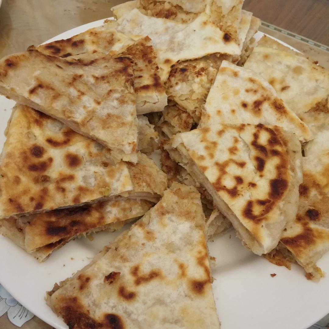 东北酸菜猪肉馅饼