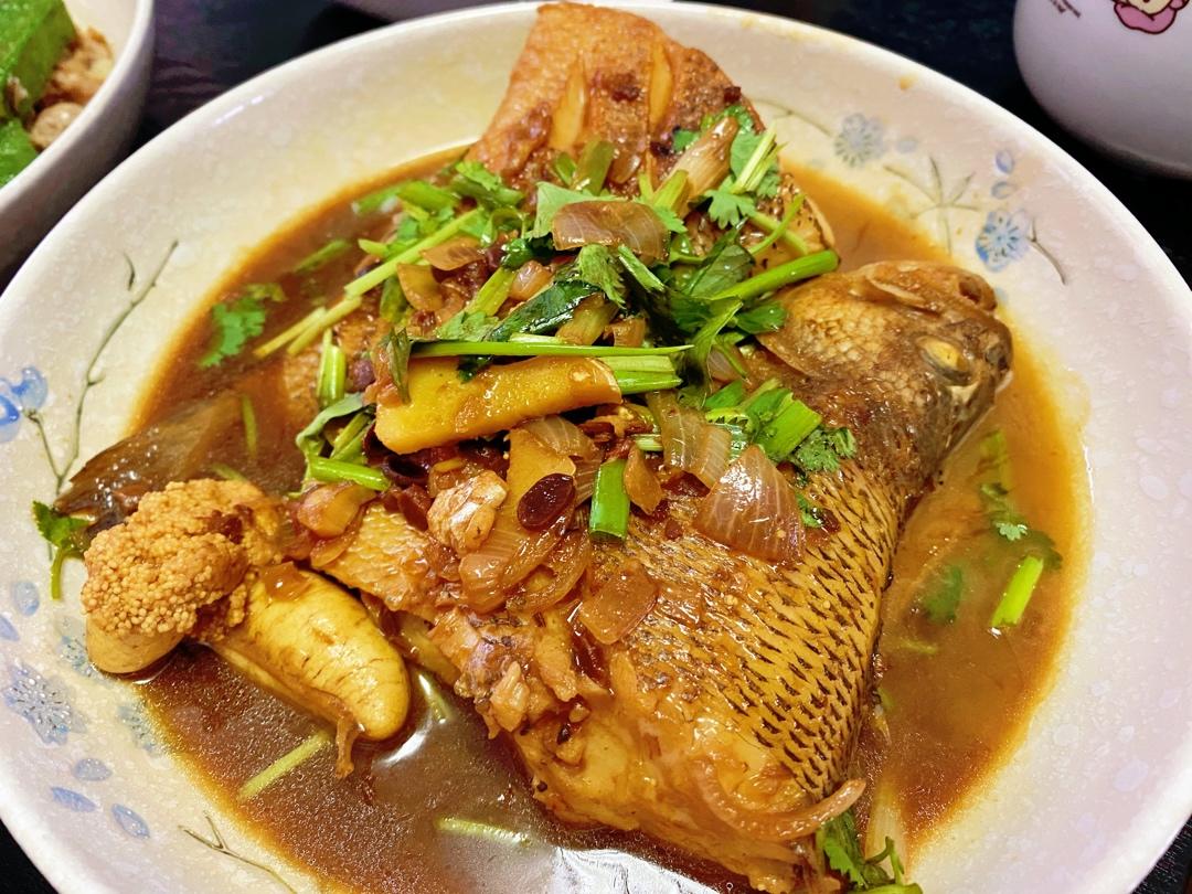 红烧鲈鱼