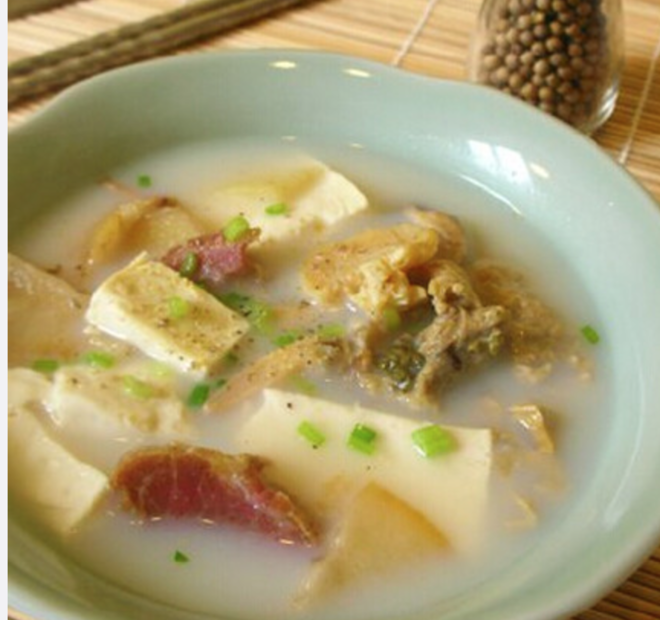 咸肉河蚌豆腐汤的做法