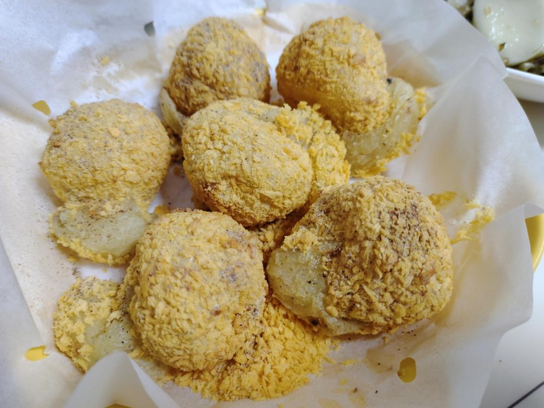 又发现了土豆新吃法，空气炸锅土豆球，香香脆脆，外酥里糯，一口一个，好吃的爆的小零食！