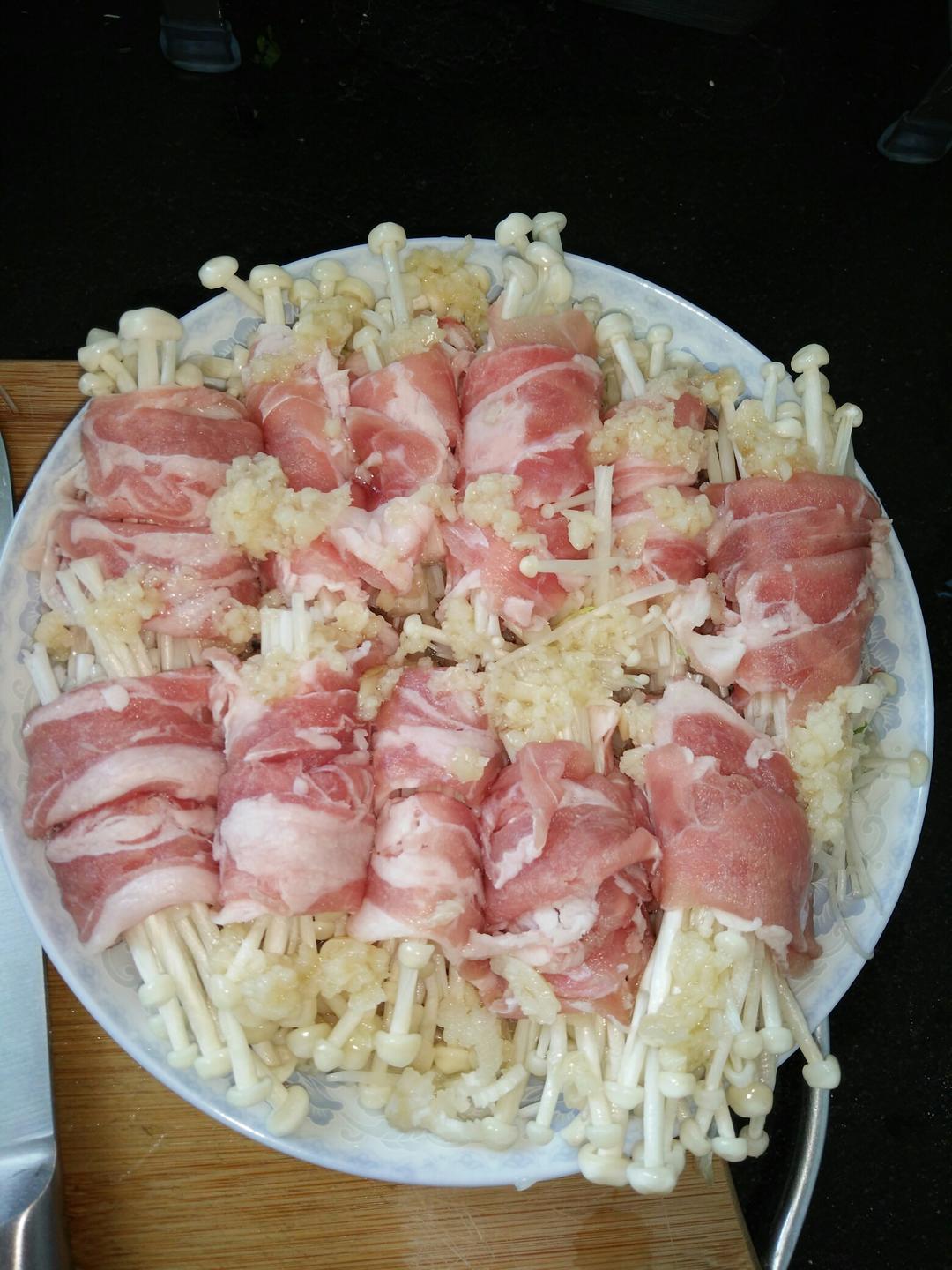 蒜泥羊肉卷蒸金针菇