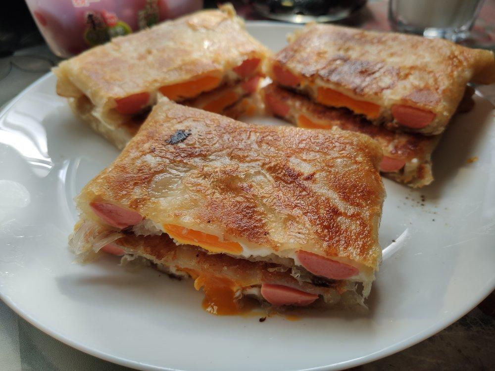 手抓饼之暖心蛋肠饼