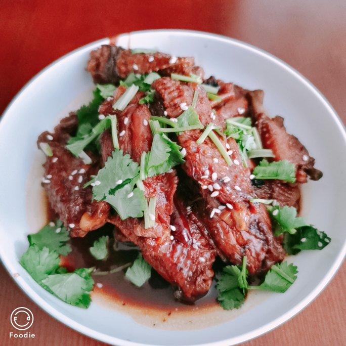 外婆教我的红烧鸡翅·连汤汁都狠好吃！！！