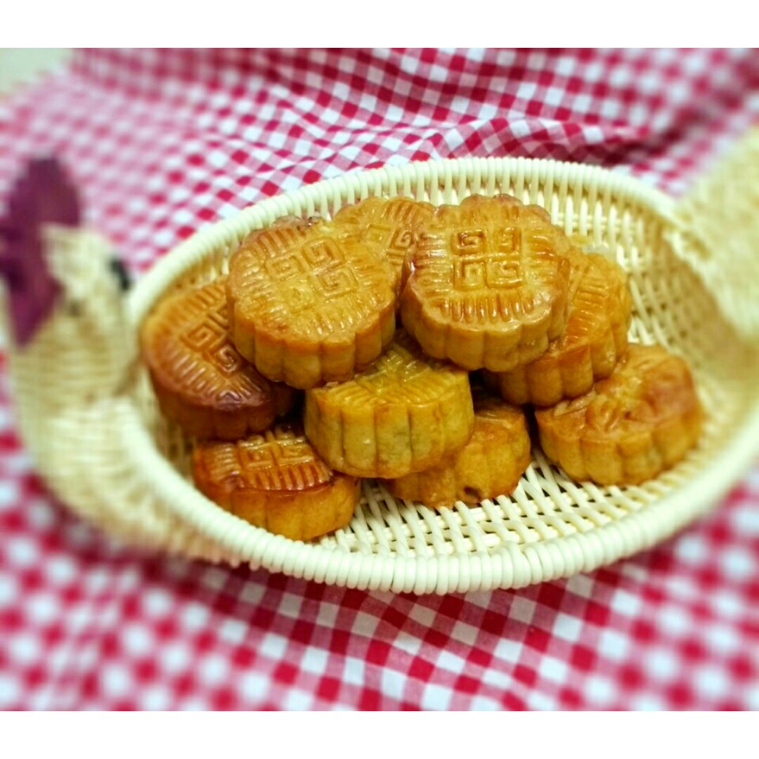 广式月饼—蛋黄莲蓉月饼