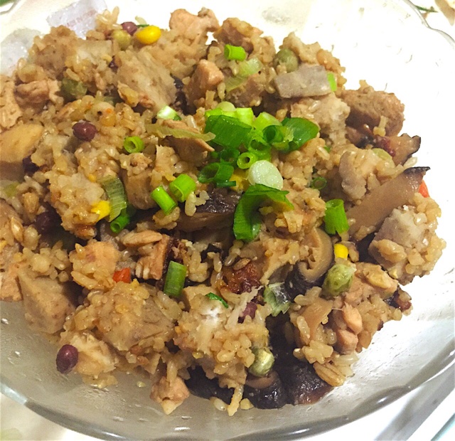 【减脂美食】香菇芋头鸡肉焖饭