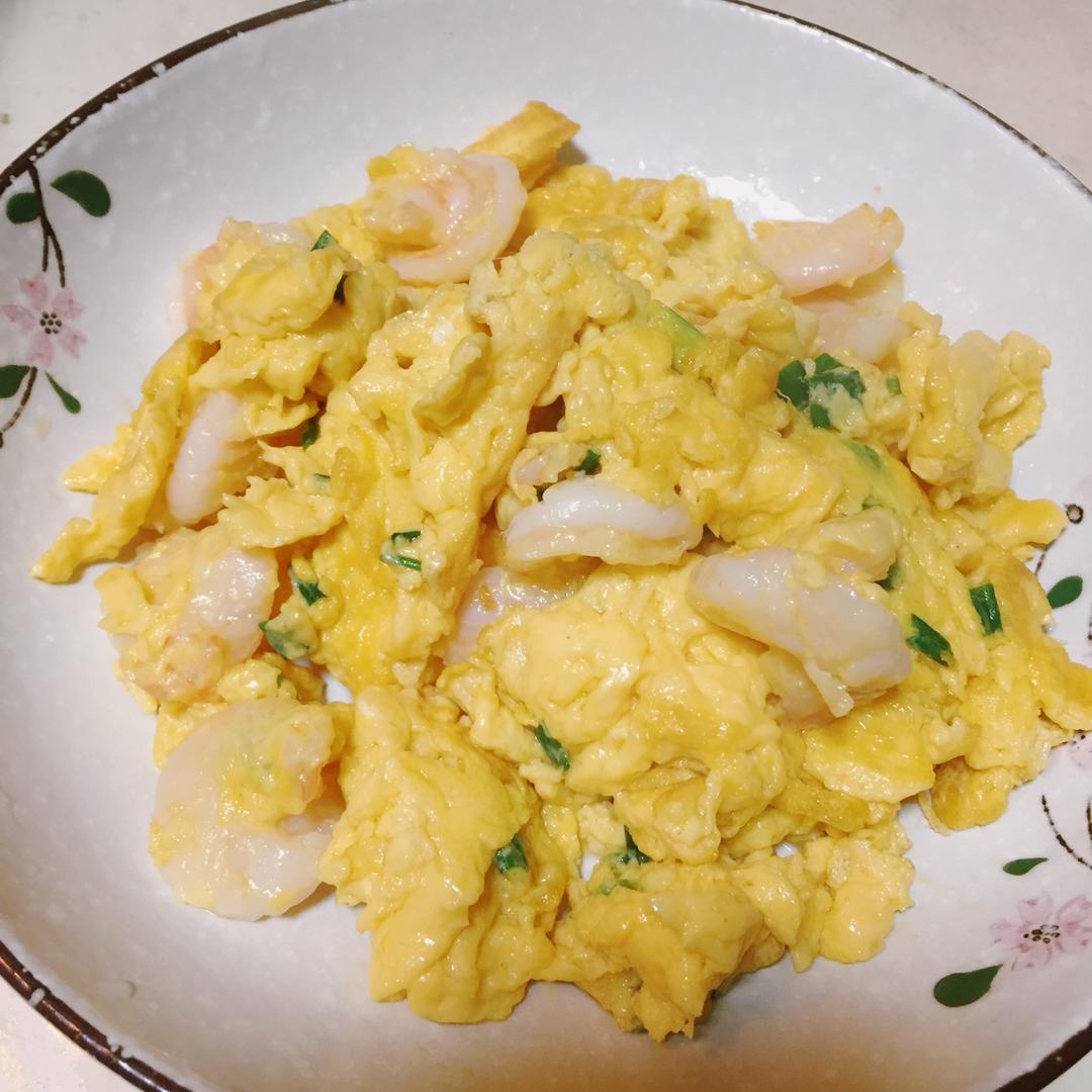 厨师长教你：“虾仁滑蛋”的家常做法，充满嫩滑饱满的口感