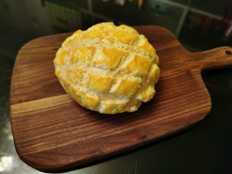 好吃到炸裂的港式菠萝包（附带制作酥皮的小视频）