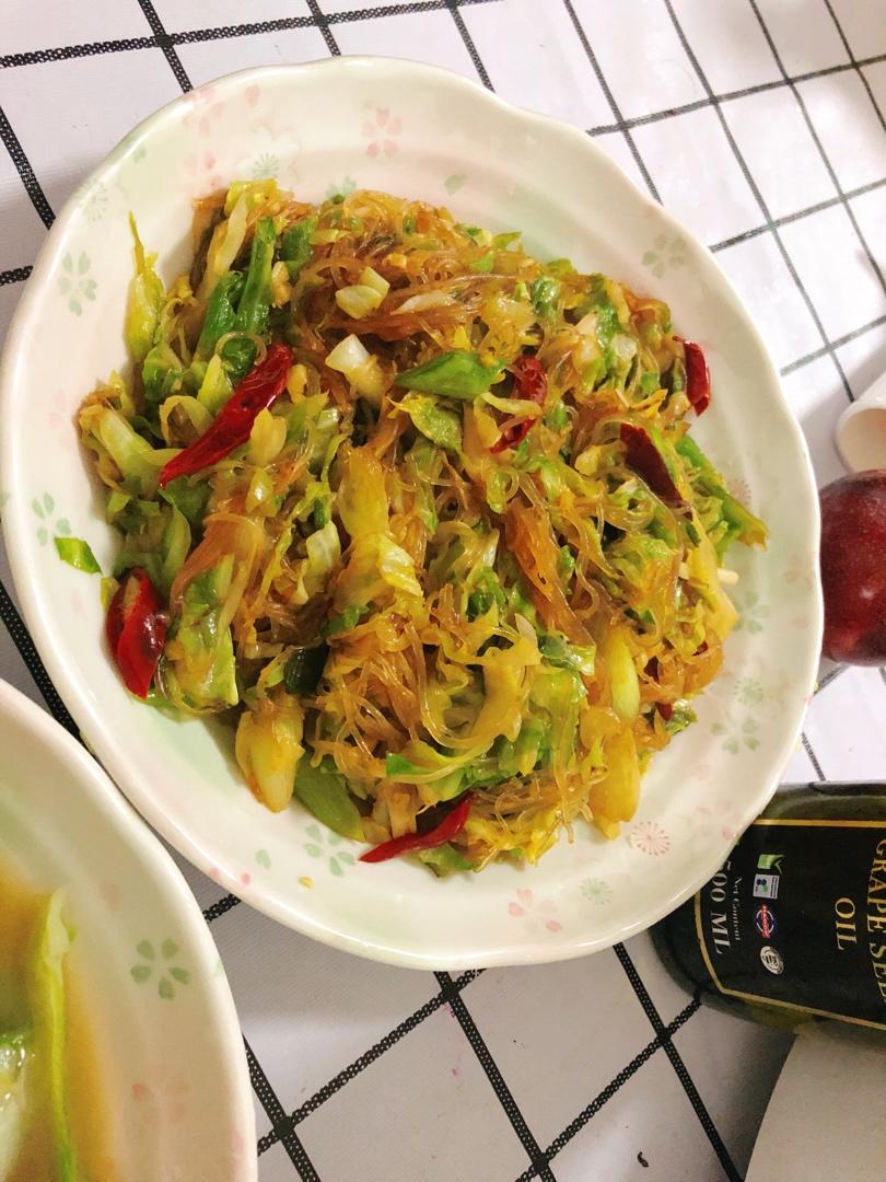 卷心菜炒粉丝 Glass noodles with Cabbage