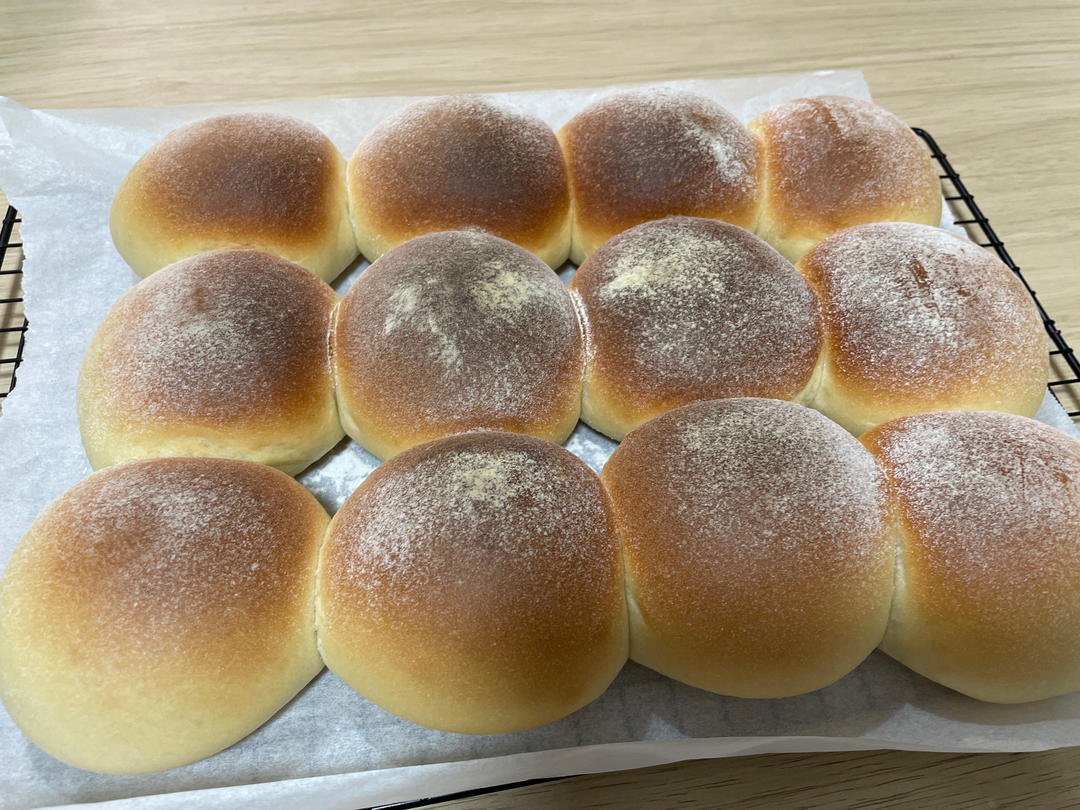 如云朵般☁️ 软白淡奶油餐包｜消耗淡奶油