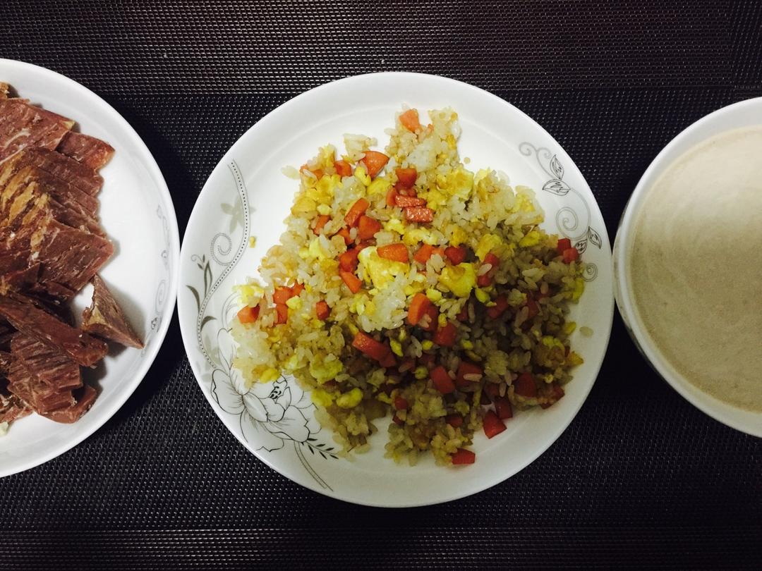火腿鸡蛋炒饭