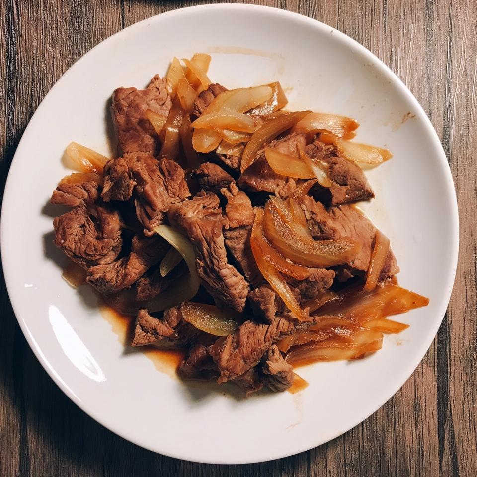 洋葱炒牛肉