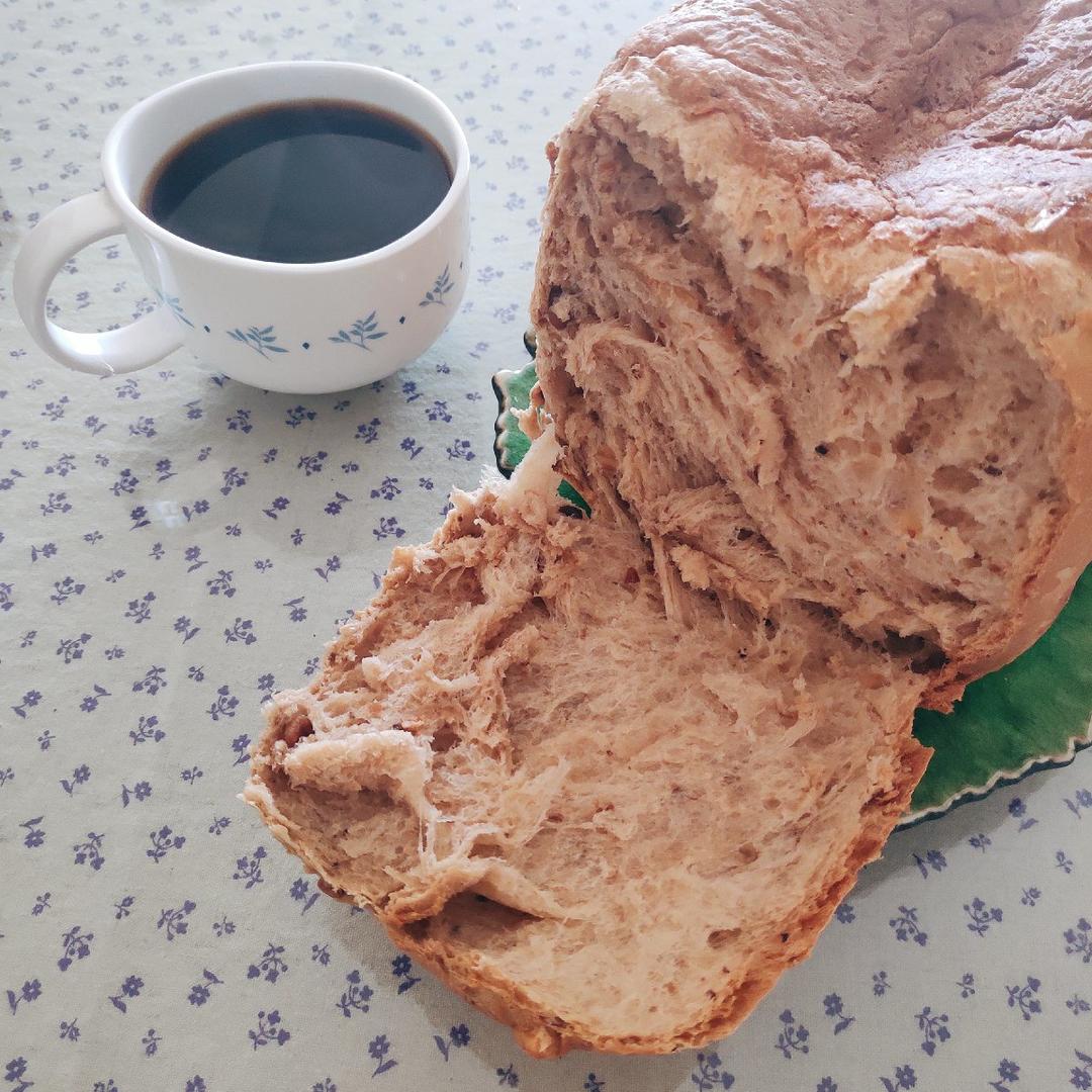 牛奶咖啡面包