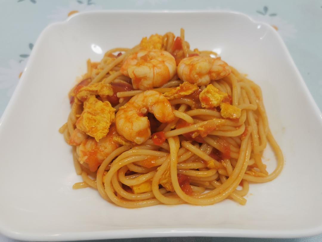 虾仁蕃茄意大利面