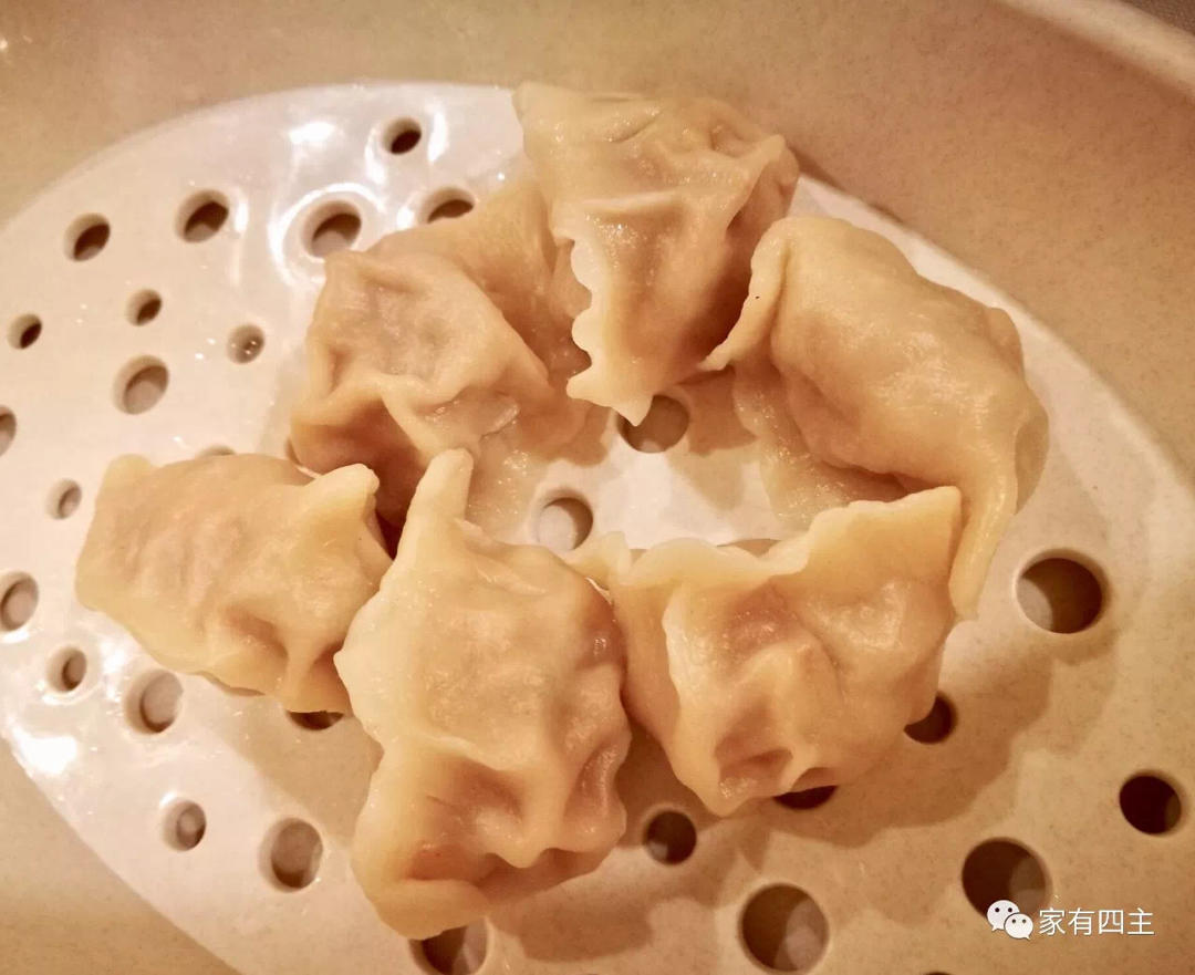 莲花白（包菜）猪肉饺子