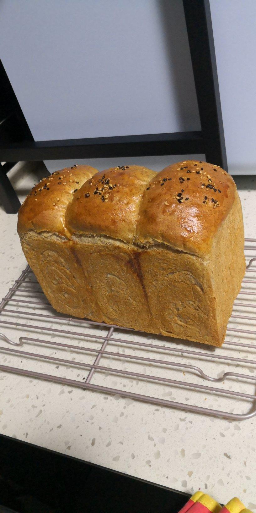 黑麦老面吐司，放三天还是超级柔软细腻的黑麦面包