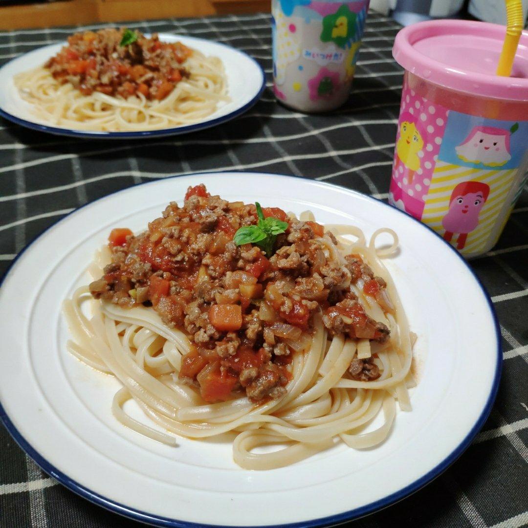 番茄肉酱意大利面